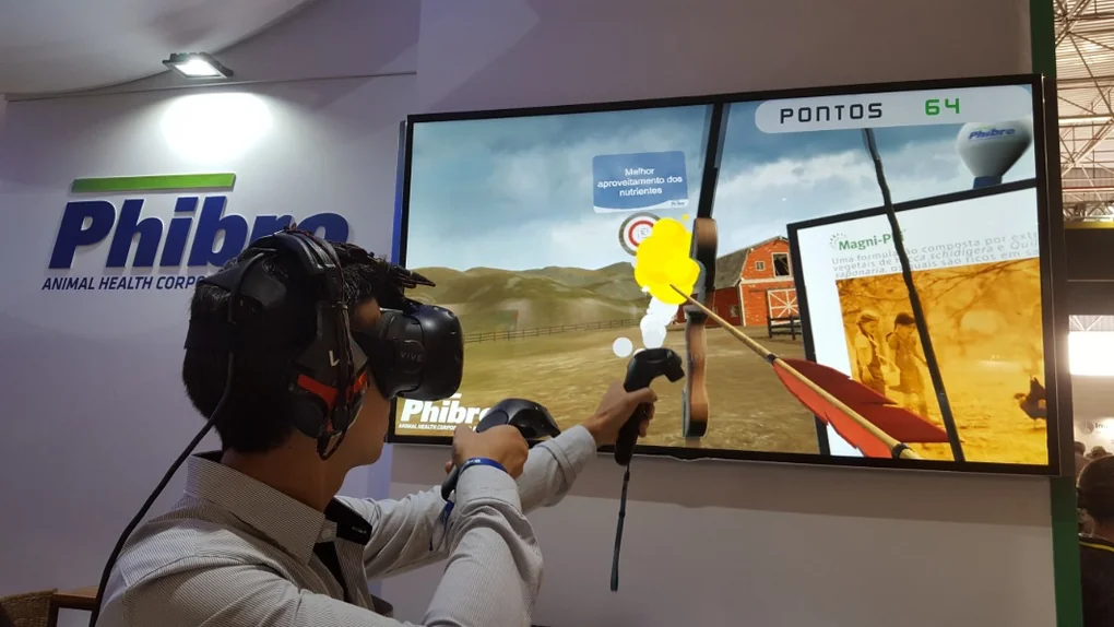 Demonstração com headset de realidade virtual